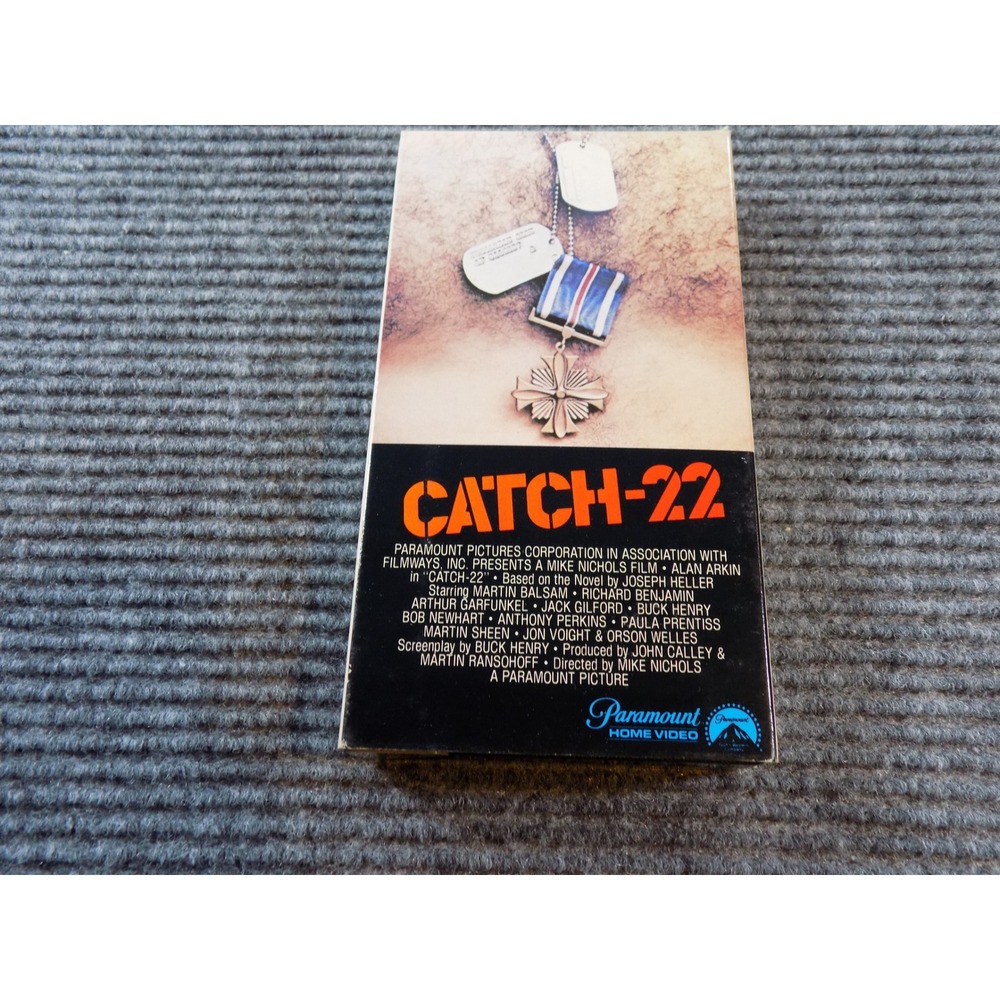 Catch-22 VHS 1970 Movie Paramount Home Video Alan Arkin Mike‎ Nichols Satire